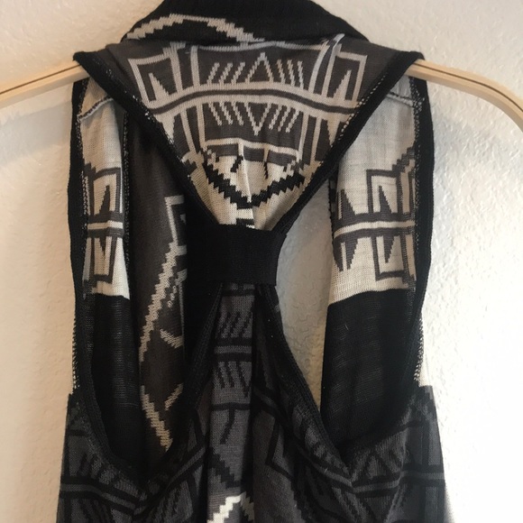 Overcoat with aztek print size Small - Picture 3 of 4